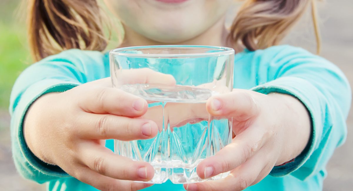 Wenn man (mehr) Wasser trinkt, verbrennt man (mehr) Kalorien