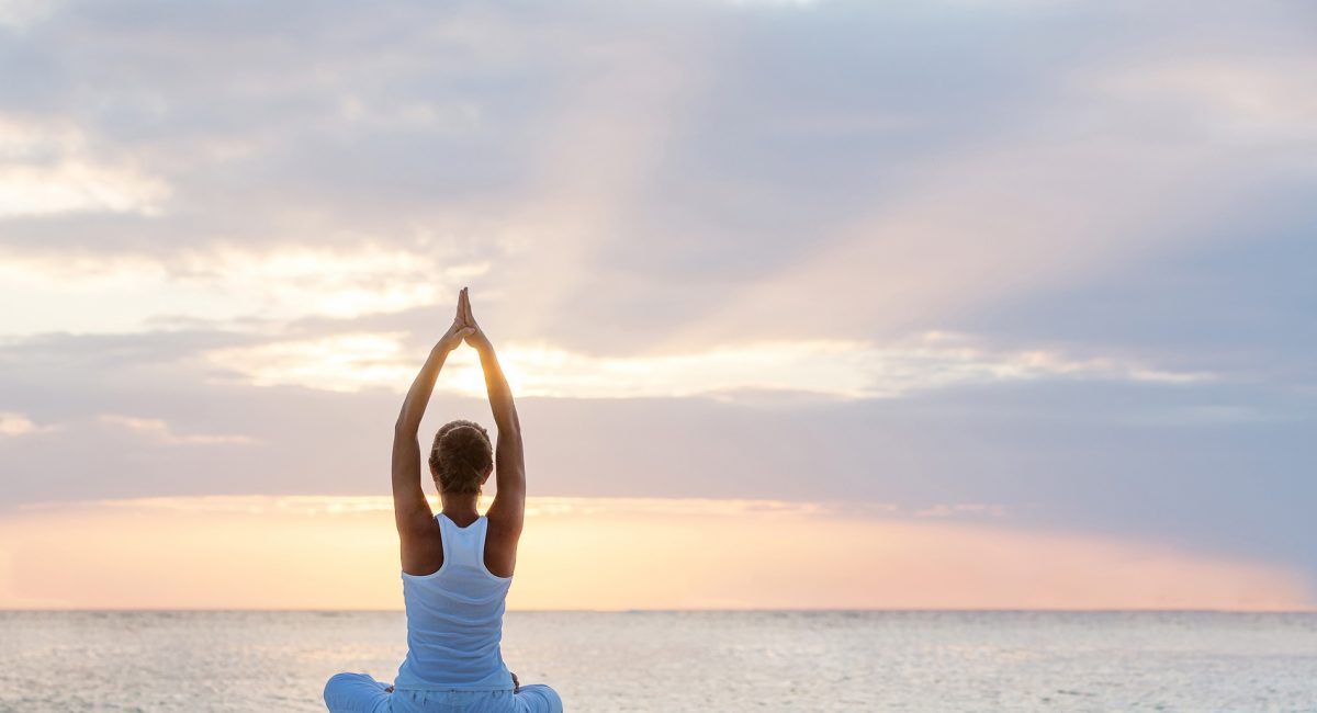 Yoga: wirkt auf natürliche Weise anti-depressiv und unterstützt die Behandlung
